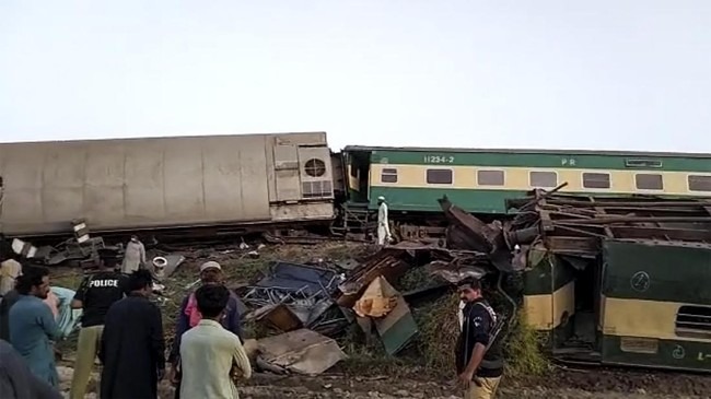 30 orang tewas dalam kecelakaan ka di pakistan 61998