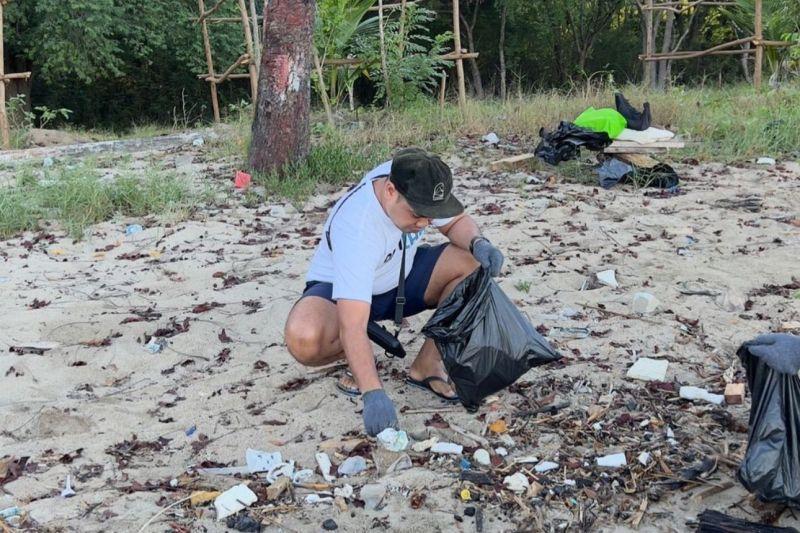 50 milenial bumn bersih bersih sampah ktt asean di labuan bajo 58150