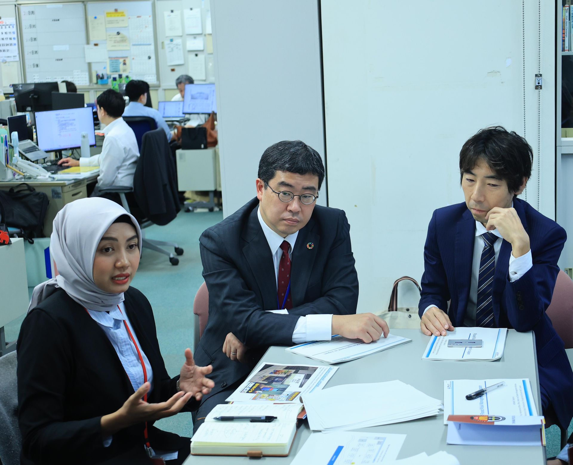 akp adipta polwan lulusan s3 termuda menjadi penerjemah bahasa jepang dalam kunjungan kehumasan di tokyo 80226
