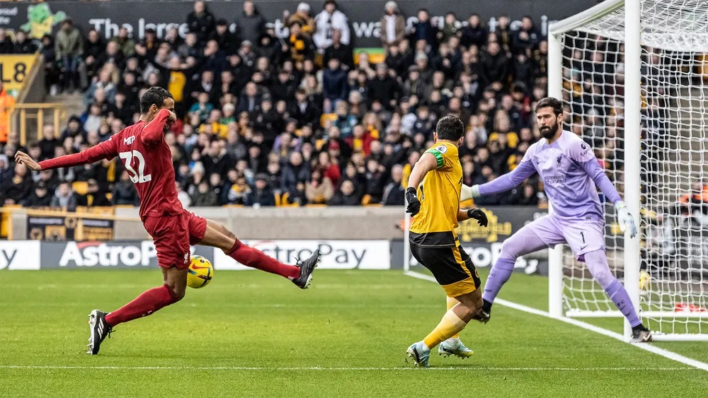 alami keterpurukan liverpool kalah dari wolves dengan skor 3 0 54141