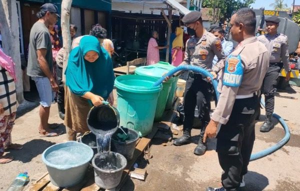 antisipasi dampak kekeringan polda ntb siagakan personel 49690