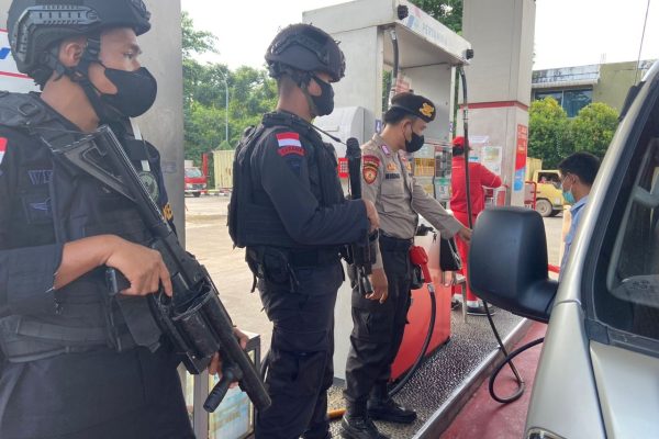 antisipasi dampak penyesuaian harga bbm subsidi polda kepri lakukan patroli skala besar 49686