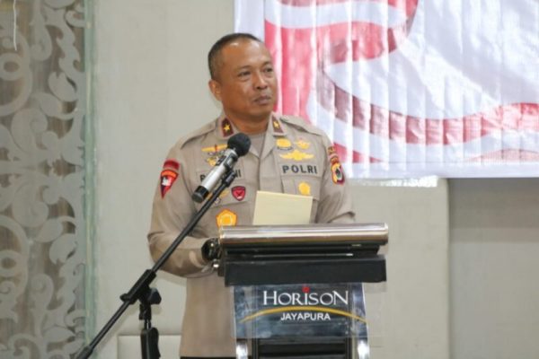 antisipasi panggilan kedua lukas enembe polda papua siap terjunkan 1 800 aparat gabungan 50047