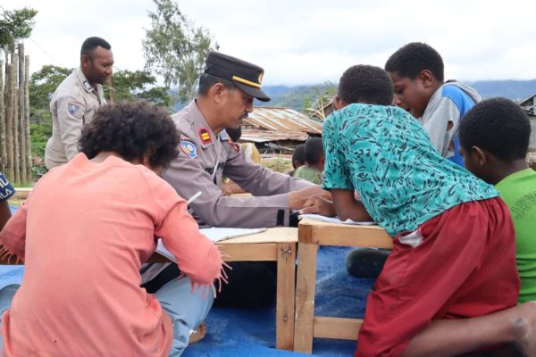 antusias anak anak kampung okmakot tak pernah pudar saat mengikuti kegiatan si ipar 49437