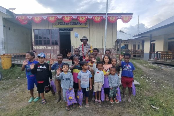 apresiasi semangat belajar anak anak binmas noken berikan reward 49180
