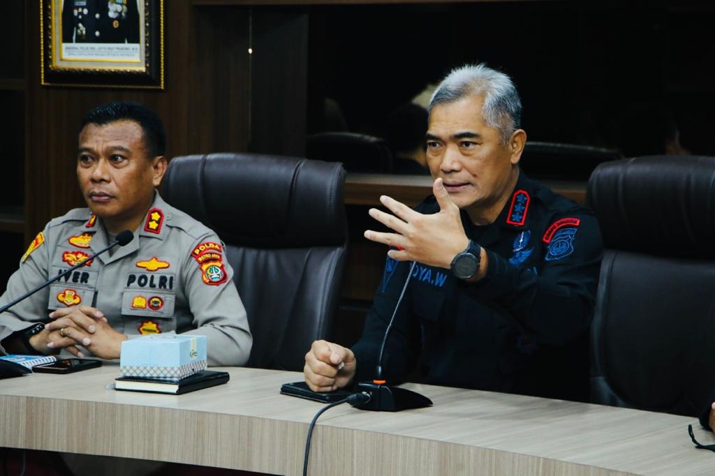 atasi kejahatan jalanan polda metro jaya sosialisasikan aplikasi ada polisi 51524