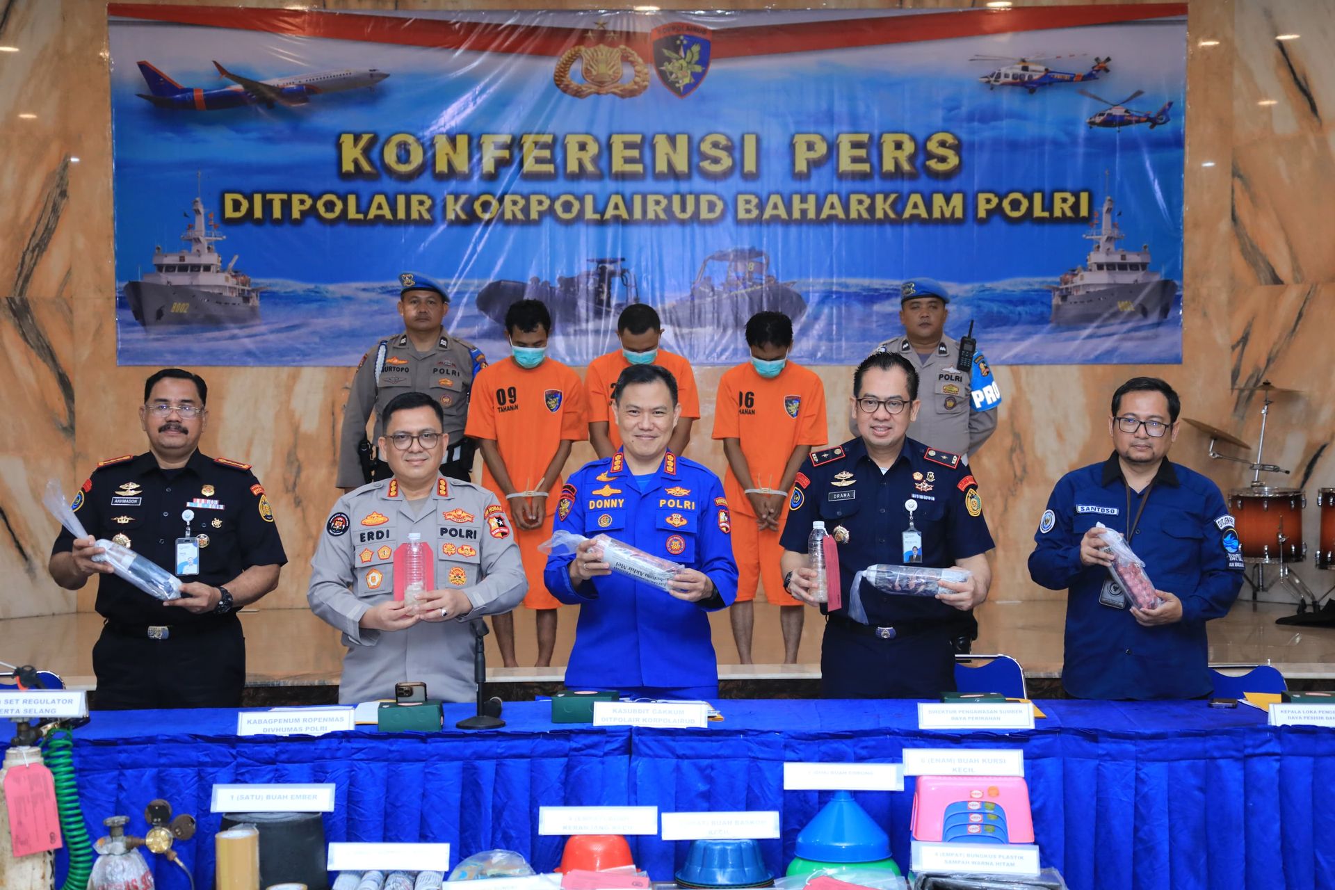 baharkam dan kkp ungkap penyelundupan benih lobster 74047