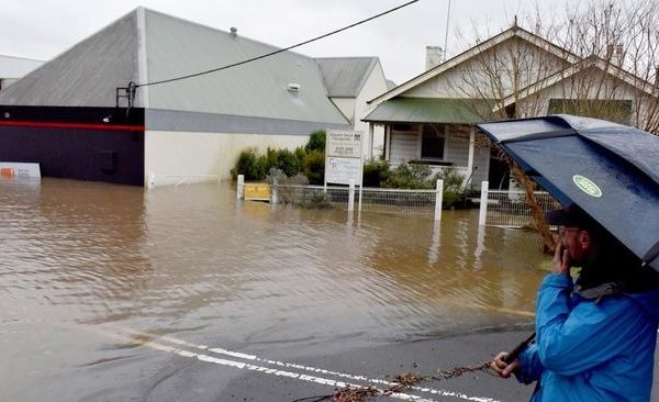 banjir bandang australia sebabkan 500 rumah tergenang 50720