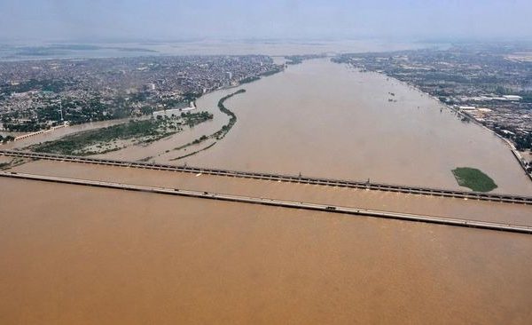 banjir parah provinsi di pakistan jadi danau seluas 100 km 49399