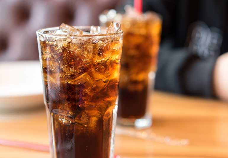 banyak yang salah kaprah ini ternyata fakta diet soda yang memicu naiknya berat badan 69460 1