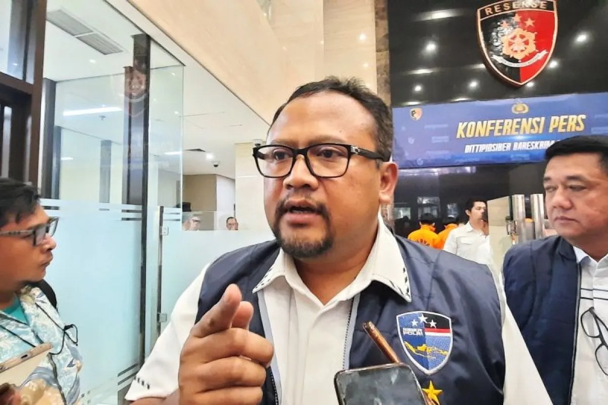 bareskrim polri lanjutkan pemeriksaan wulan guritno soal promosi situs judi online ke pekan depan 63592