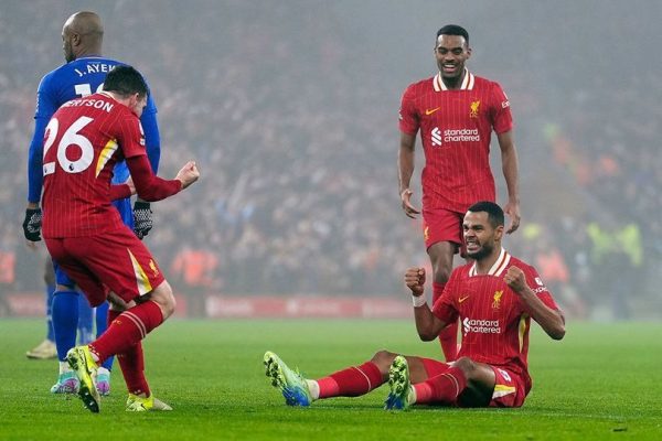 bekuk leicester city liverpool kokoh di puncak premier league 82399