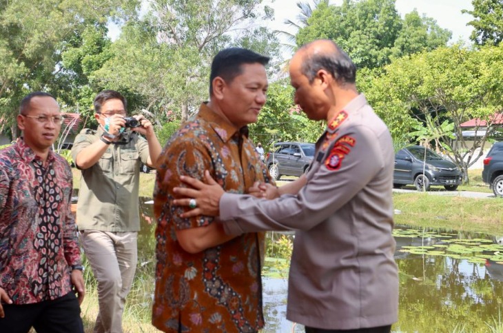berikan kejutan kapolda kalteng sambangi kejati di hari bhakti adhyaksa ke 62 48467