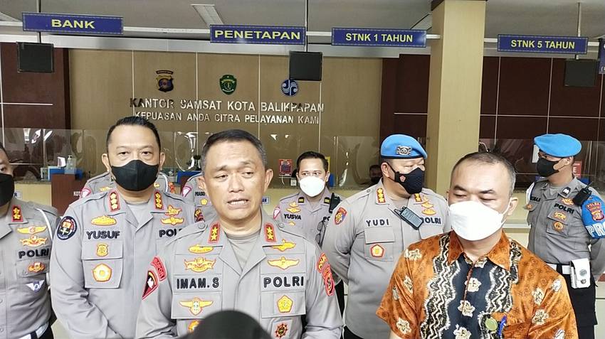 berikan layanan terbaik kepada masyarakat kapolda kaltim sediakan layanan hotline 24 jam 51043