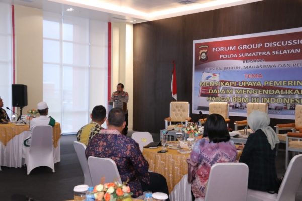 berikan pemahaman soal pengendalian harga bbm kapolda sumsel ajak ormas mahasiswa dan lembaga profesi 49468