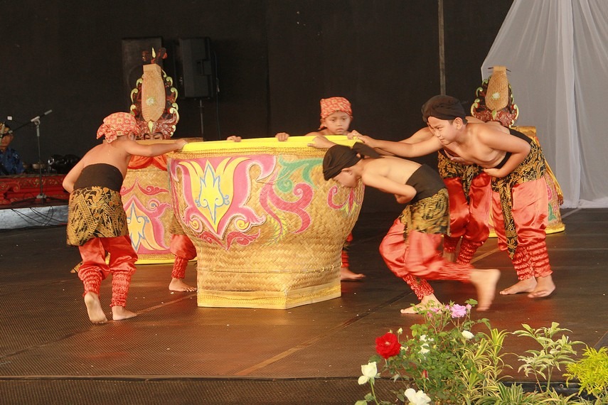 berikut beberapa tarian tradisional jawa barat 50316
