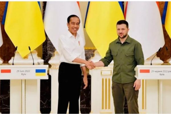 bertemu presiden zelensky presiden jokowi serahkan bantuan kemanusiaan di ukraina 47945