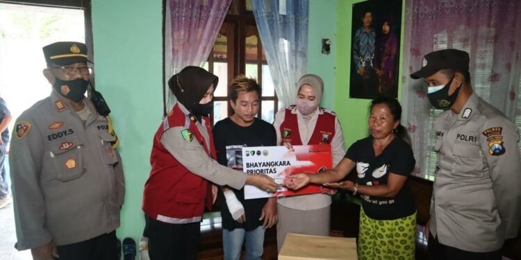 biddokes polda jatim beri self healing trauma kepada korban kanjuruhan 50710