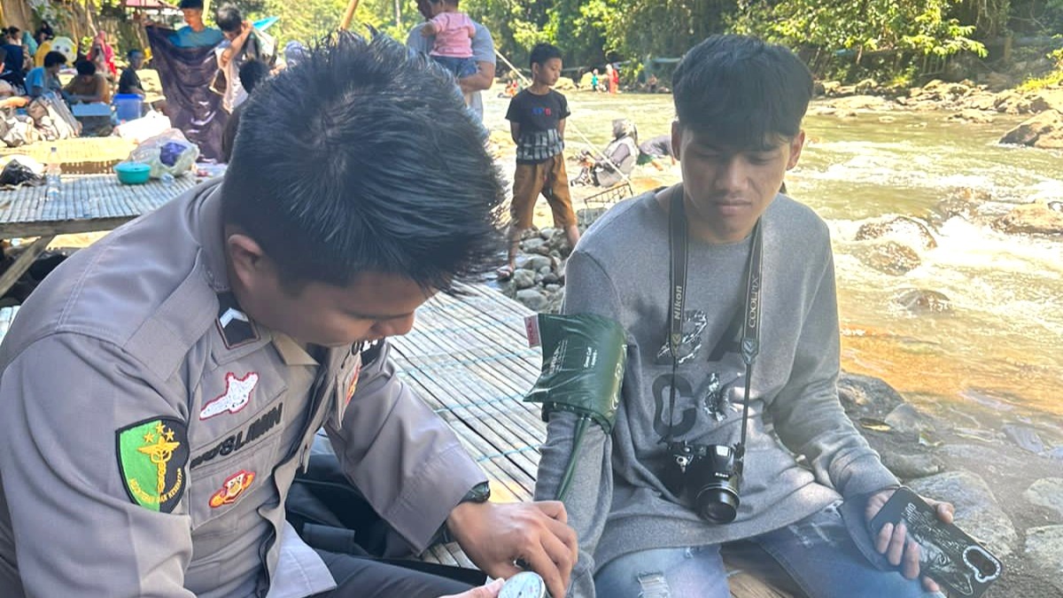 biddokkes polda sulbar beri pelayanan kesehatan gratis bagi warga 57244 1