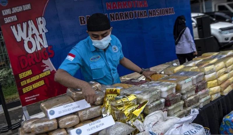 bnn bersama polda babel musnahkan narkotika senilai rp10261 miliar 59790
