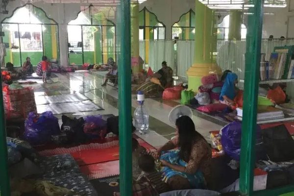bnpb sebanyak 1 869 jiwa mengungsi akibat banjir makassar 54515
