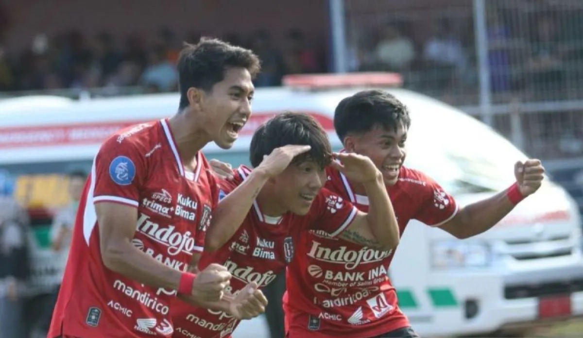 bri liga 1 2024 bali united fc menang mudah 3 1 atas persik kediri 77525