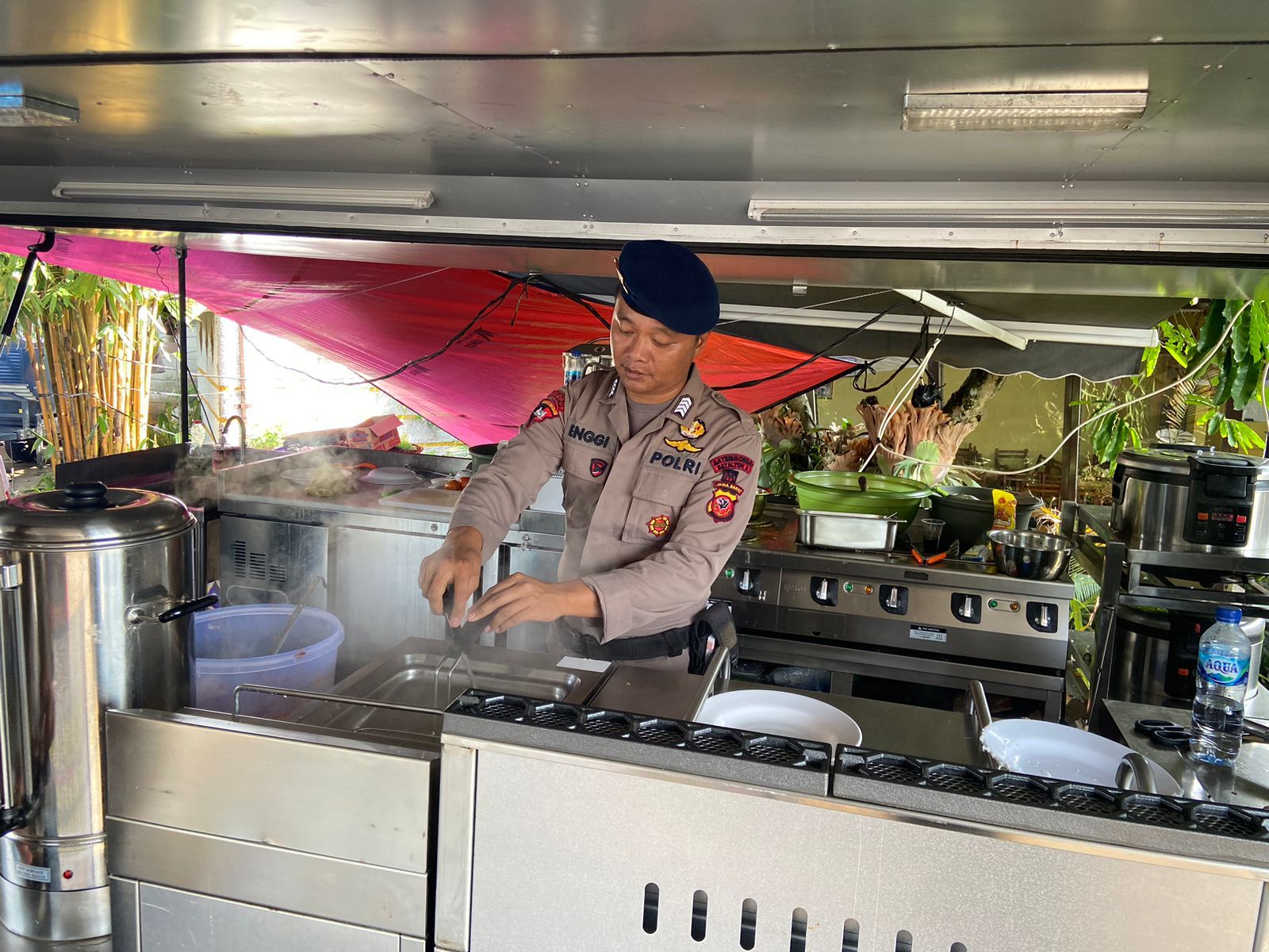 brimob siagakan food truck bagi korban gempa cianjur 52130