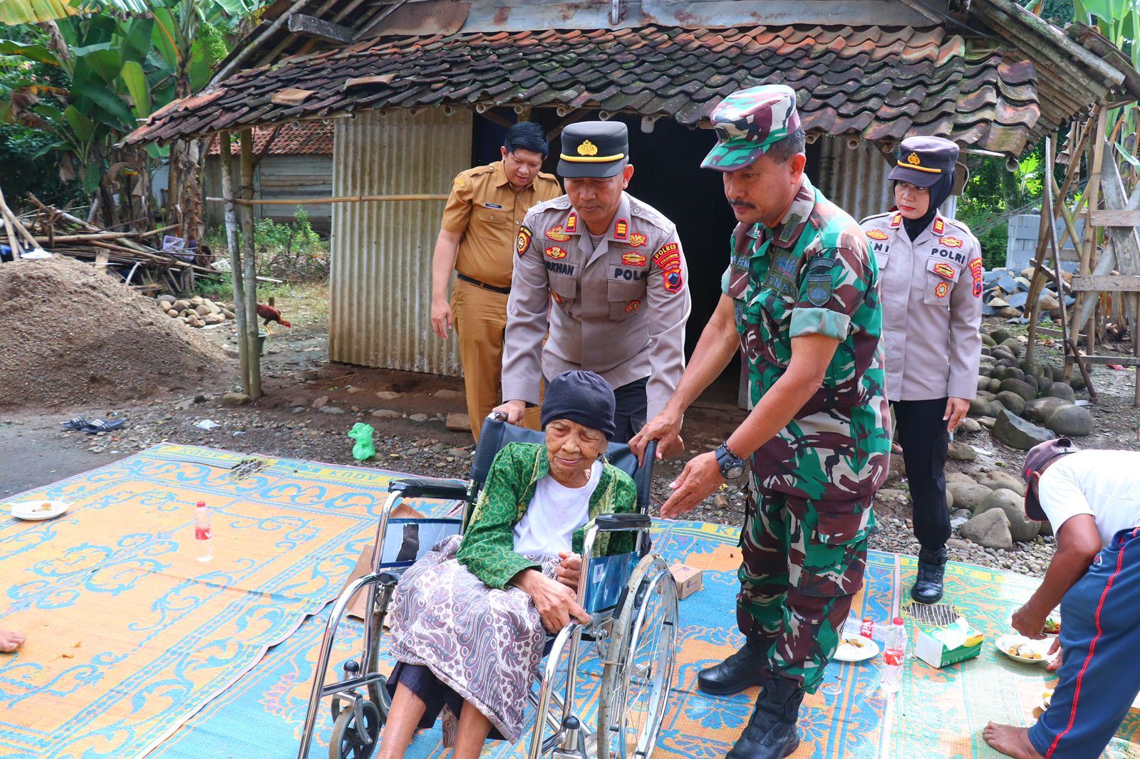 bukti kepedulian terhadap masyarakat polres pekalongan kembali lakukan bedah rumah 83056
