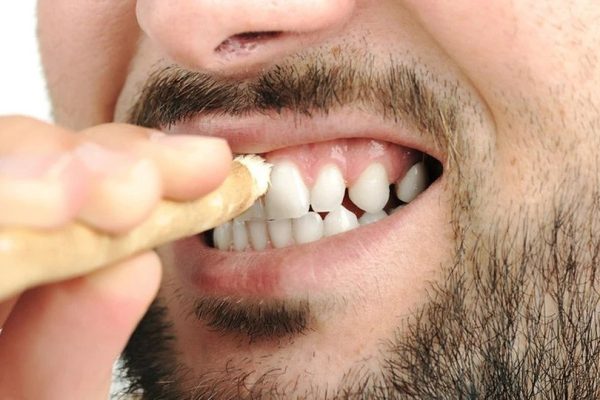 catat ini manfaat siwak bagi kesehatan gigi dan mulut 71378 1