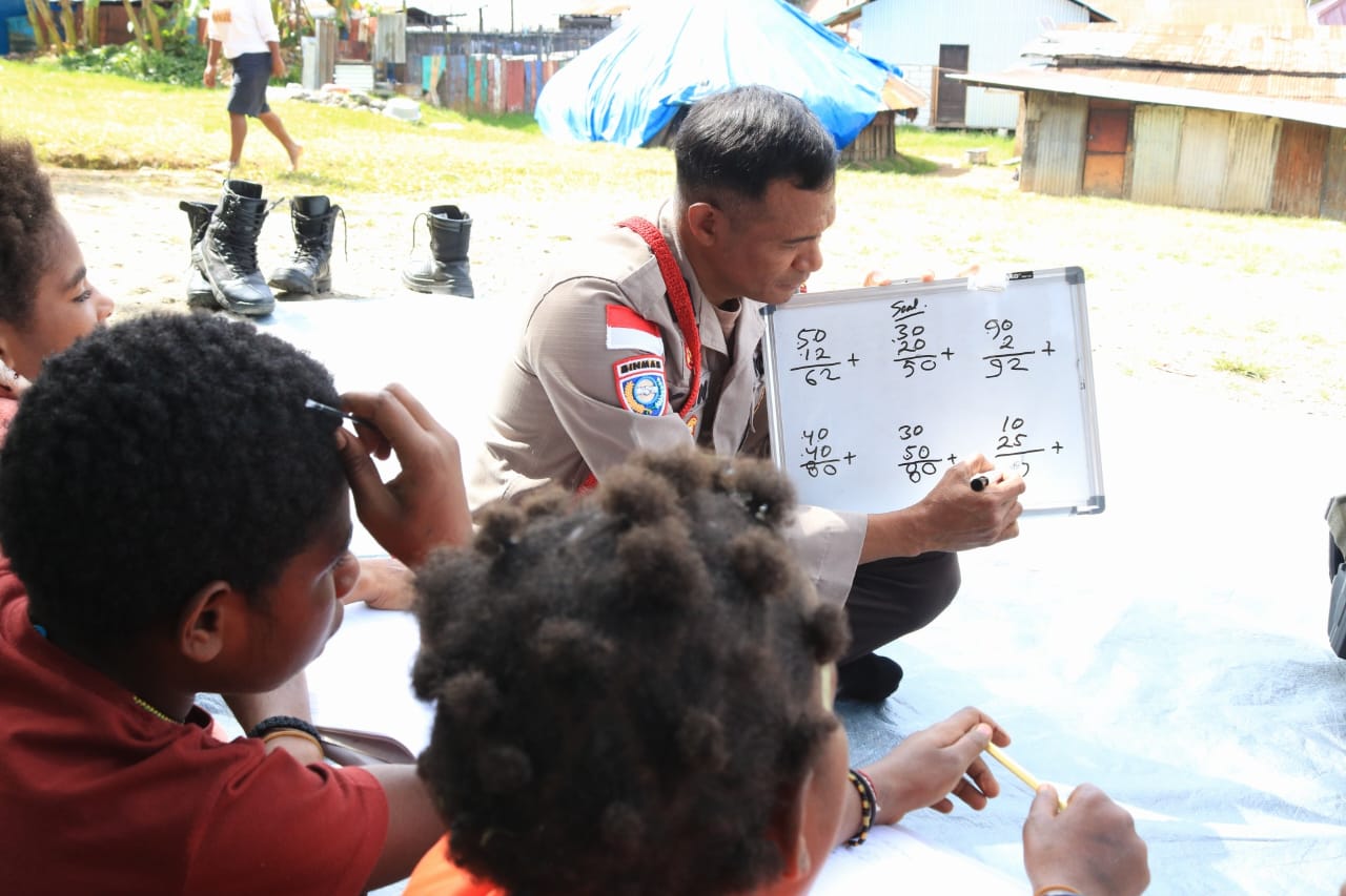 cerdaskan generasi bangsa binmas noken hadirkan program si ipar 49486