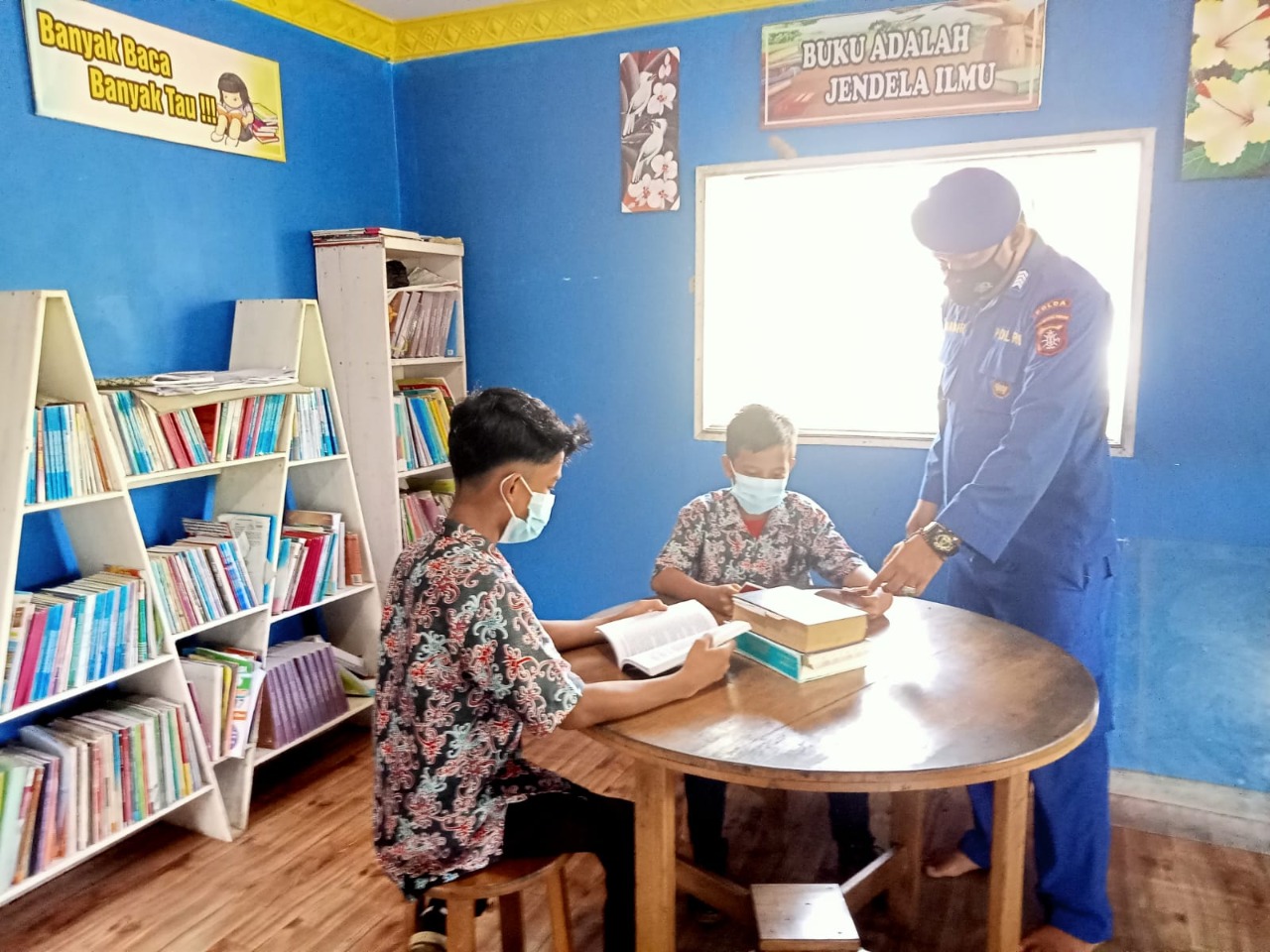 cerdaskan kehidupan bangsa ditpolairud polda kalteng jadikan pondok baca melek huruf sebagai tempat singgah favorit pelajar desa bahaur 47480