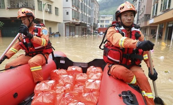 china mengeluarkan peringan hujan badai tingksy tertinggi usai banjir besar 73046