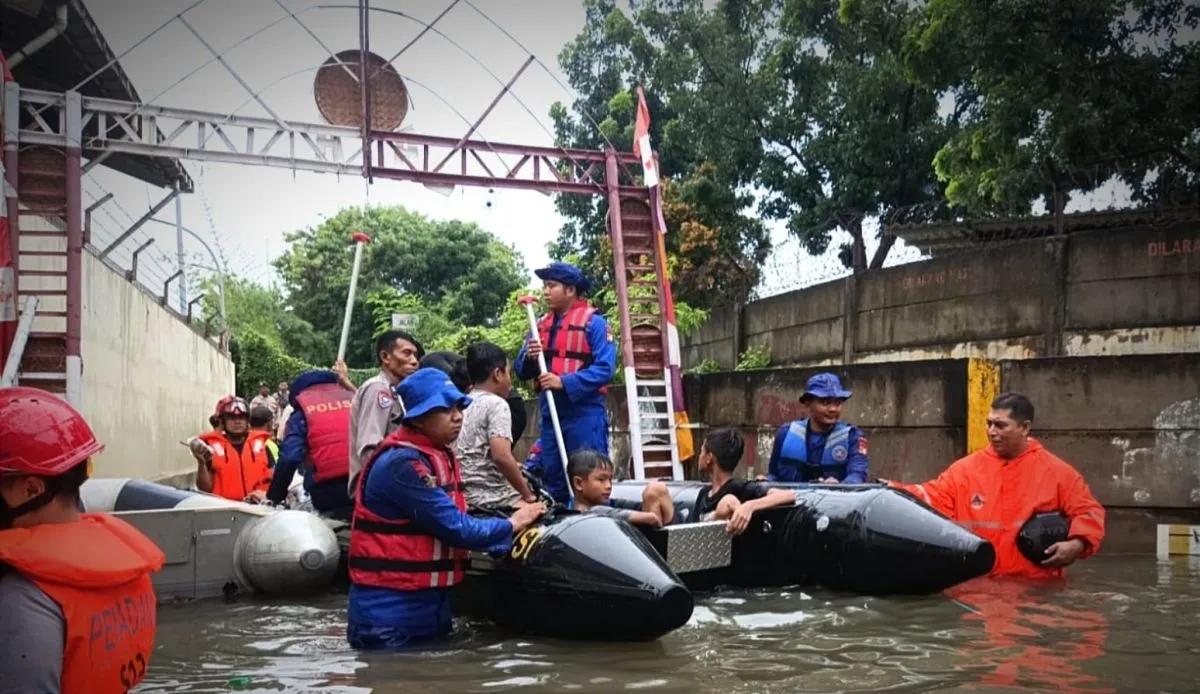 cuaca ekstrem bmkg tetapkan 12 wilayah berstatus siaga dan waspada 71387 1