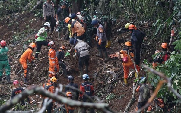 cuaca tak mendukung pencarian korban gempa cianjur di hentikan sementara 51953