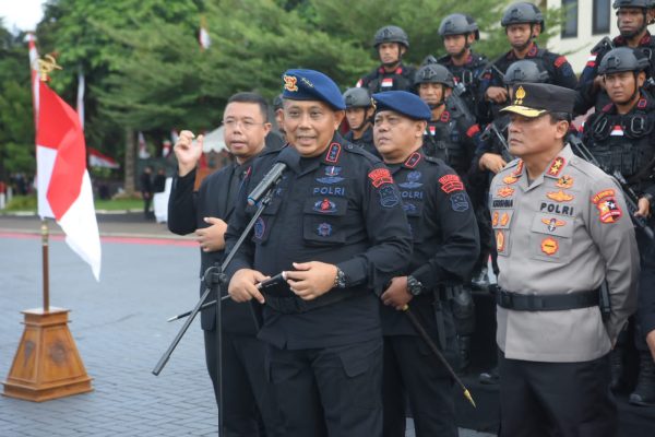 dankor brimob berangkatkan 16 personel ikuti lomba di dubai 54465