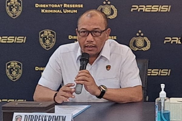 dirreskrimum polda metro jaya berhasil mengamankan pembacok anggota tni saat mau kabur ke palembang 72196