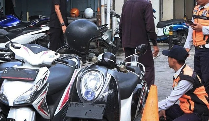 dishub dki gandeng polisi tindak juru parkir liar 59678 1