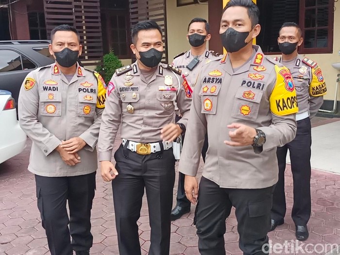 ditlantas polda jatim terus upaya cegah kemacetan di jalur selatan probolinggo 46654