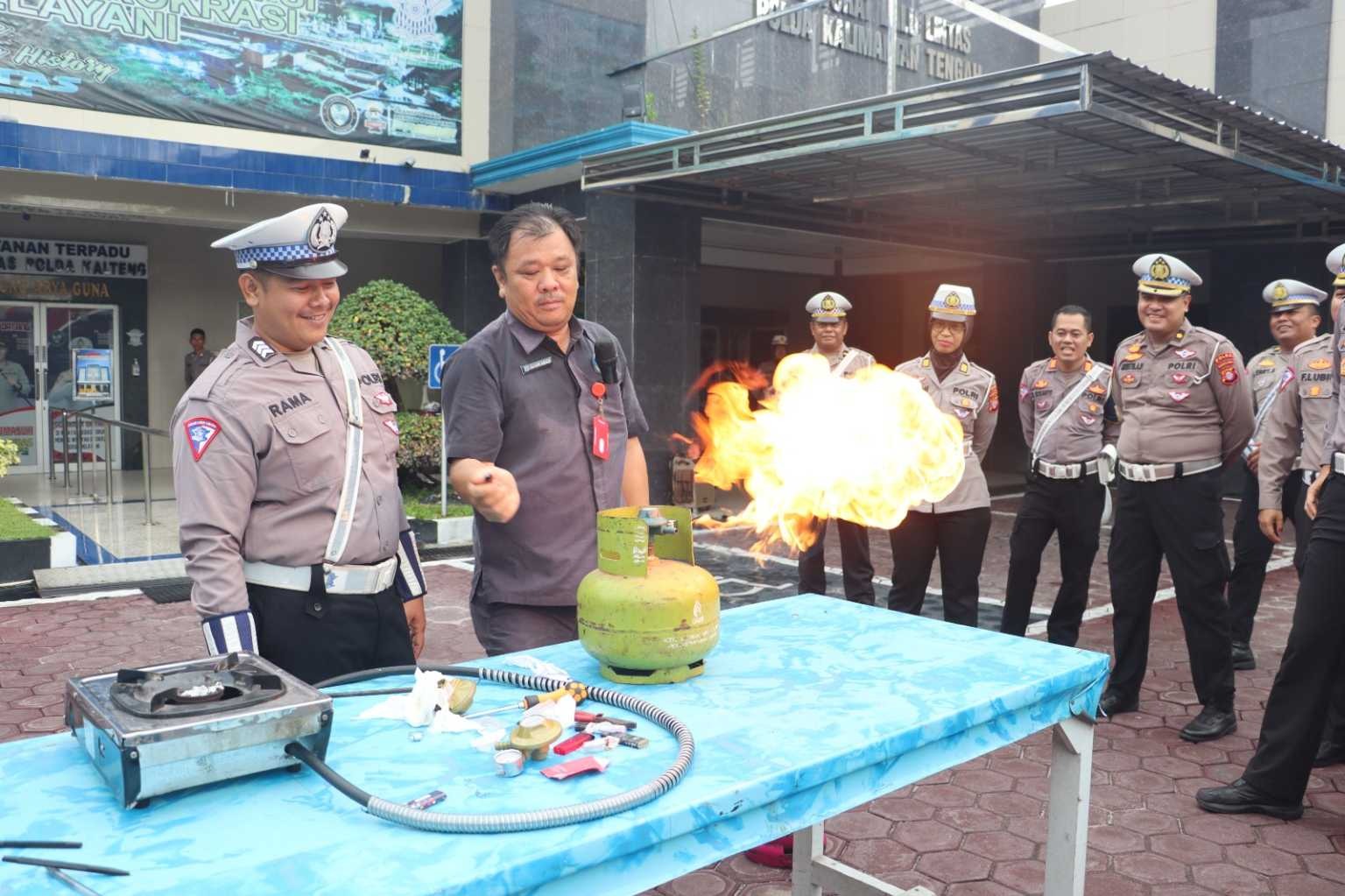 ditlantas polda kalteng ikuti sosialisasi penggunaan tabung gas elpiji yang digelar pt pertamina 71545