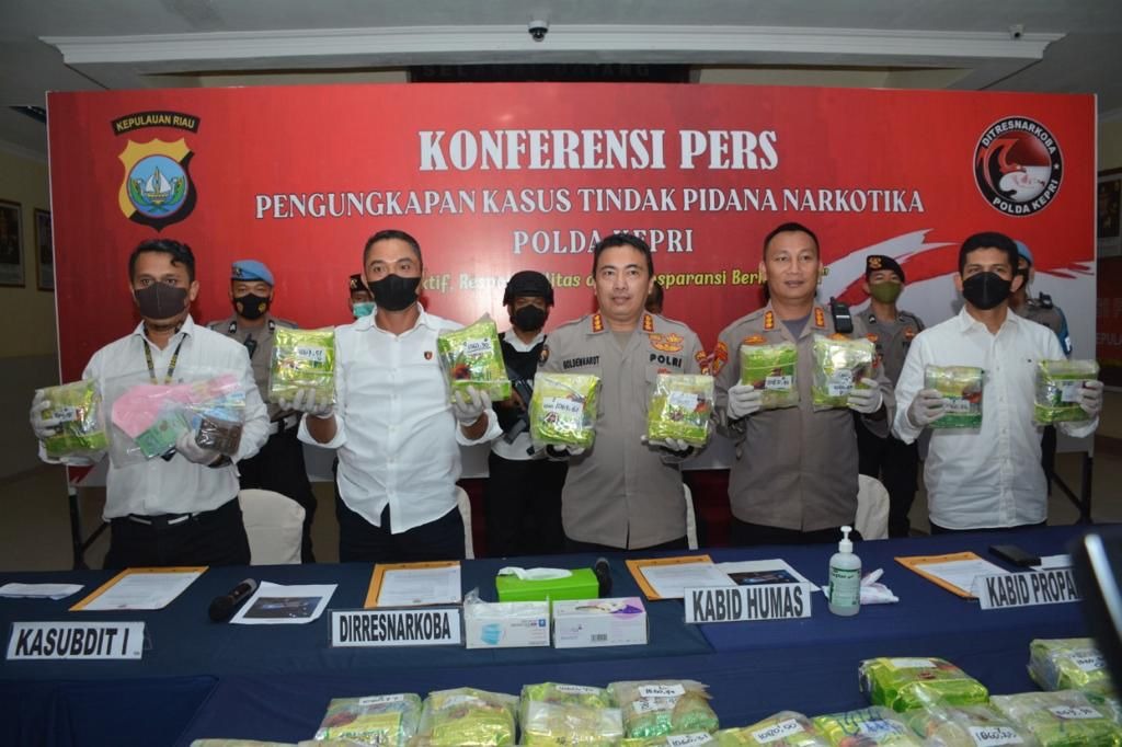 ditresnarkoba polda kepri berhasil gagalkan penyelundupan 26 kg sabu 50881