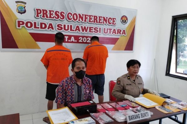 ditresnarkoba polda sulut ringkus dua tersangka pengguna narkoba 50848