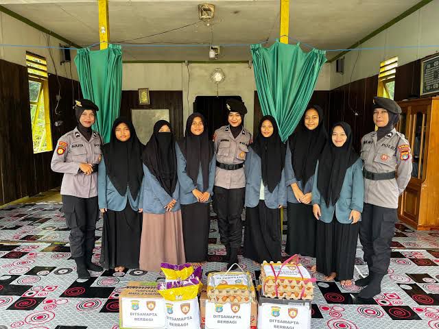 ditsamapta polda kaltara gelar acara gerak bersama berbagi takjil kepada anak pesantren 71962