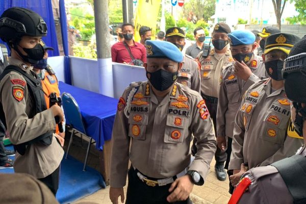 divisi propam polri tinjau pos pengamanan mudik lebaran 2022 di kabupaten situbondo 46471