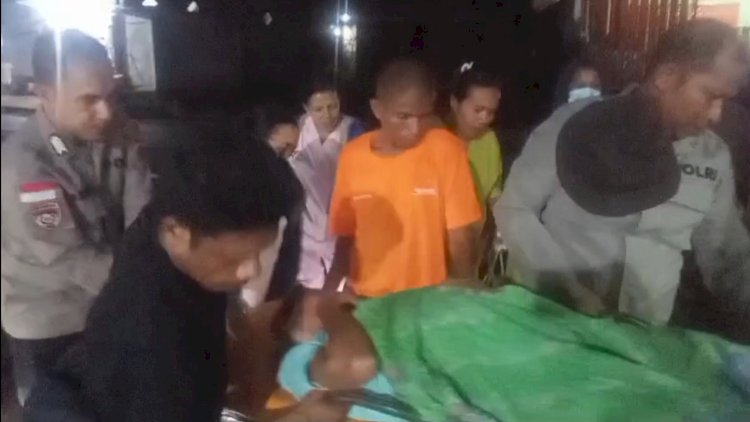 dua polisi dan bidan bantu ibu hamil melahirkan di tengah pengungsian gunung lewotobi 81058
