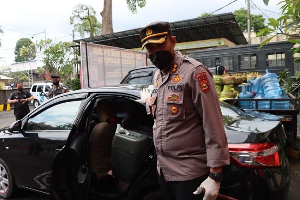 dua pria penimbun ratusan bbm subsidi berhasil diamankan 49452