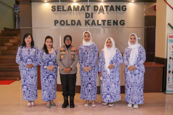 dukung peningkatan ekonomi daerah wakapolda kalteng terima audiensi iwapi 48975