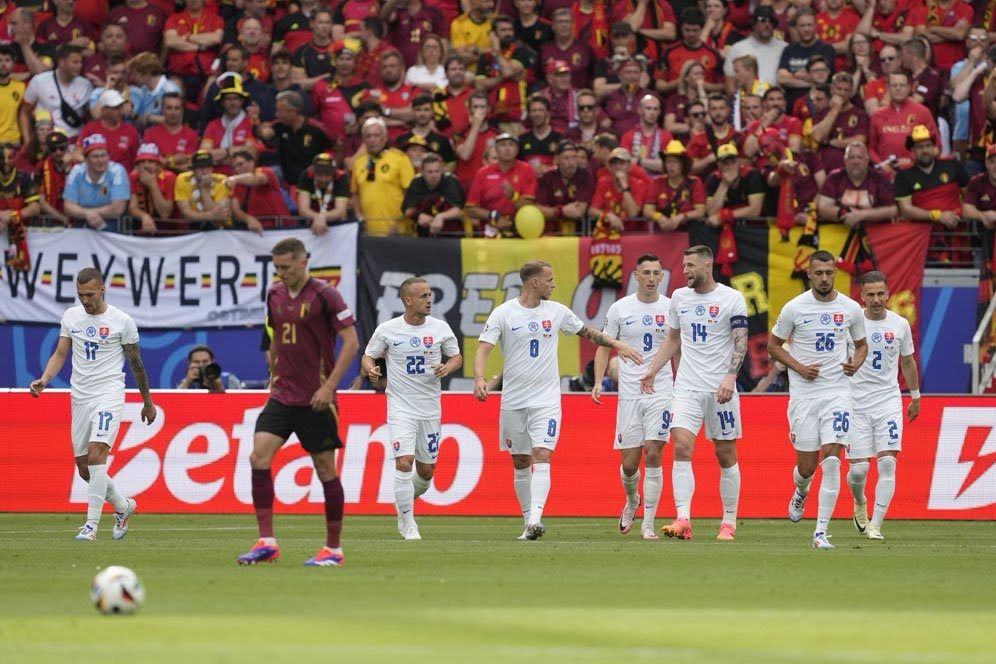 euro 2024 timnas belgia harus berlutut usai kalah 0 1 dari timnas slovakia 75371 1
