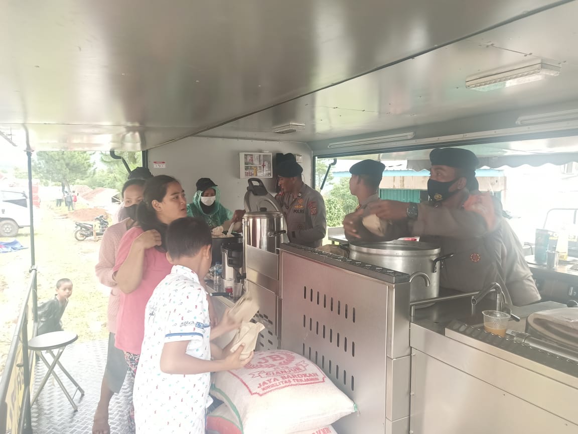 food truck brimob polri sediakan 18 000 paket makanan bagi pengungsi gempa cianjur 51764