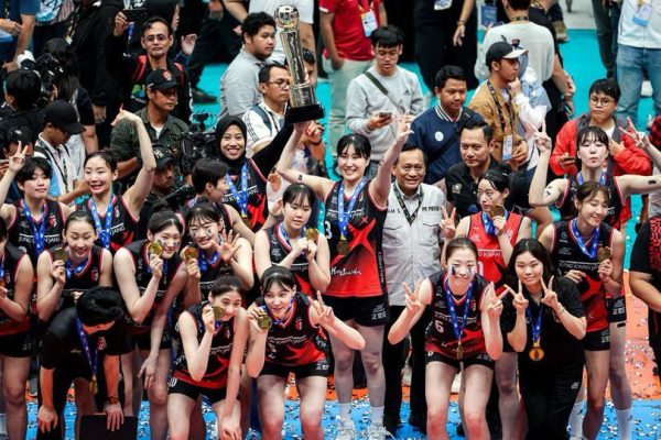 fun volleyball megawati bawa tim red sparks menang dari indonesia all star 72880