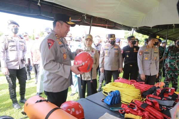 gelar apel pasukan penanggulangan bencana kapolda ntb tingkatkan kesiapsiagaan hadapi bencana alam 50806